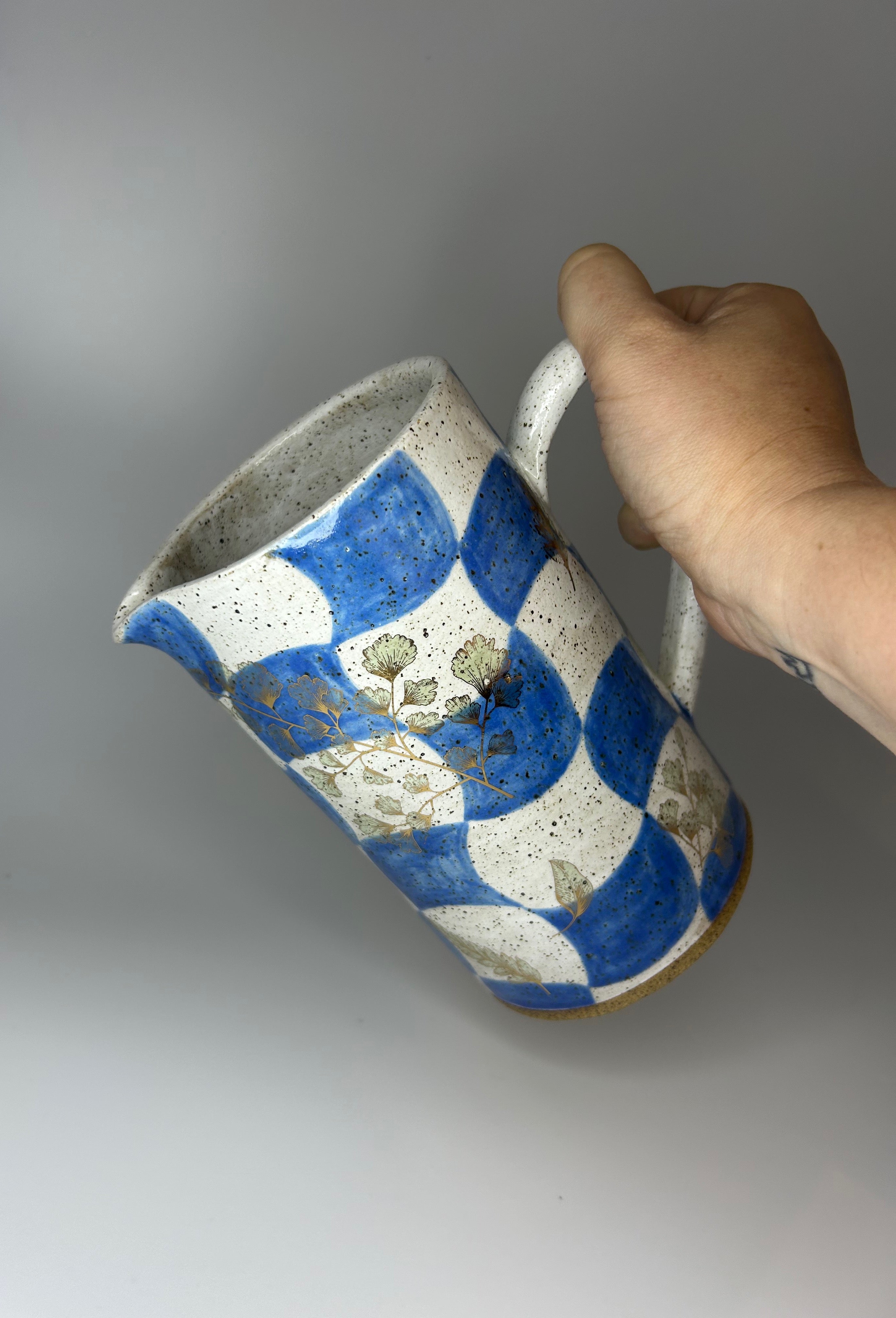 Jarra Xadrez Azul com Detalhes em Dourado